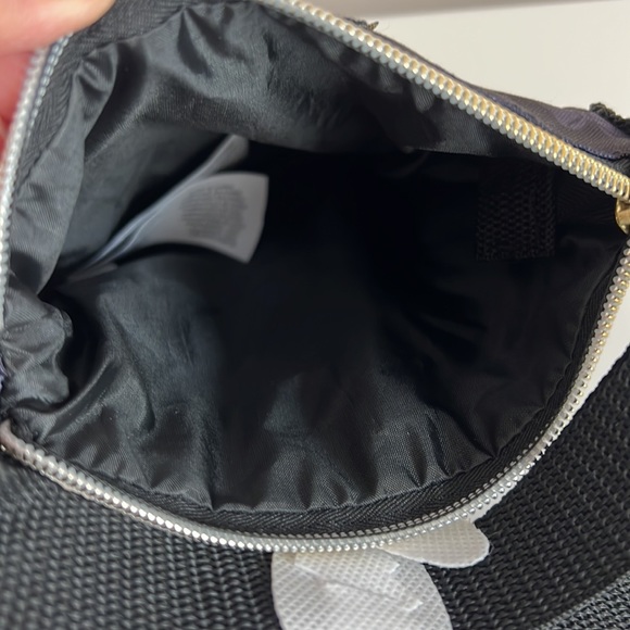 NWT Loungefly Disney Minnie Mouse Gold and Black Passport Crossbody Bag - Picture 5 of 5